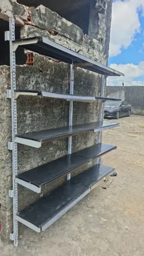 Gôndola de mercado. Medidas: 87cmx32cm. Valor: 400,00 reais cada módulo.
