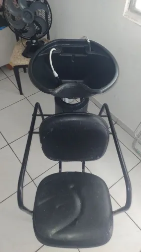 Lavatório de cabelos em bom estado 