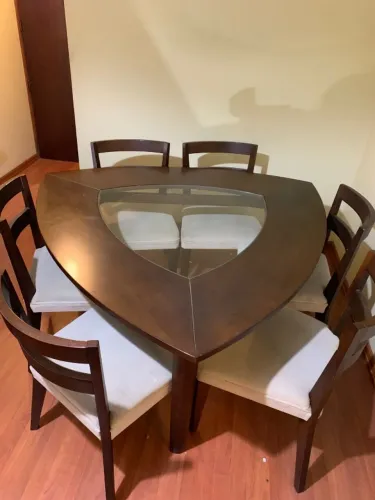Mesa triangular com vidro + mesa lateral + 6 cadeiras 