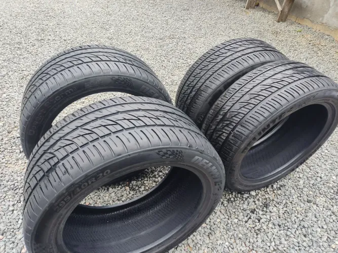 Par de Pneus Aro 20 Delinte Desert Storm II (295/40 ZR20 e 265/45 R20)