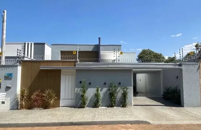 Oportunidade única !!Linda casa a venda