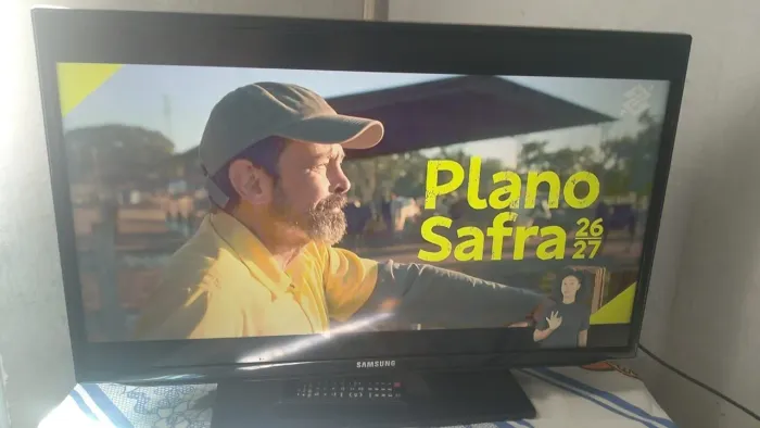 Televisão Samsung 32, excelente estado. Pra ser vendida ainda hoje.