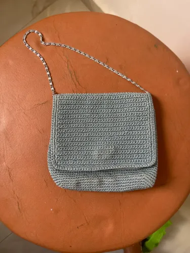 Bolsa de crochê artesanal estilo clutch