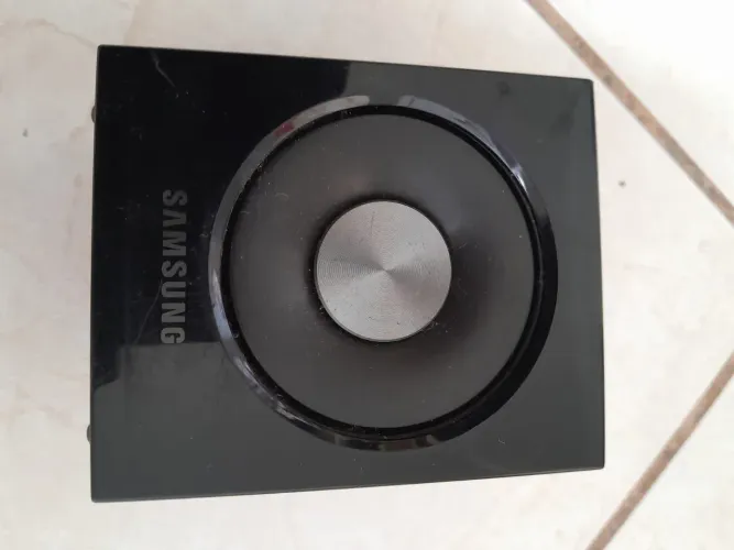 Caixa de som 10cm pequena