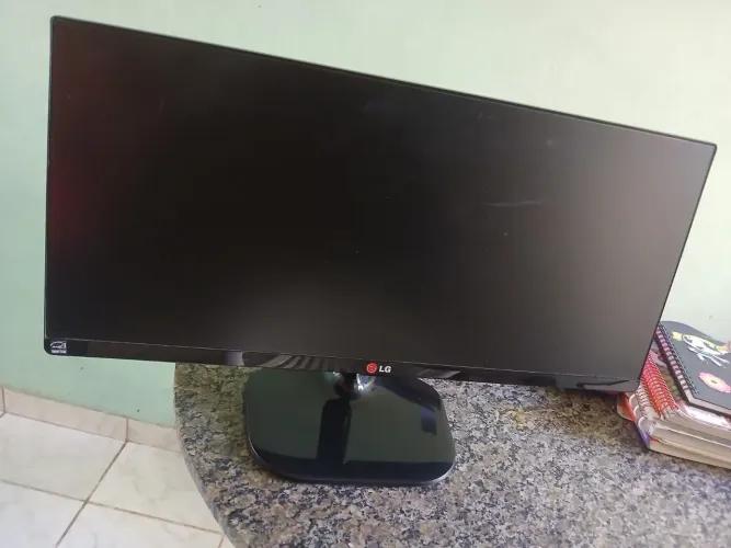 Monitor / parado há 2 anos , não tenho fios perdí.