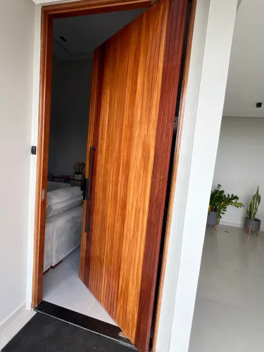 TRABALHAMOS COM INSTALAÇÃO DE PORTA, KIT PRONTO E OUTROS