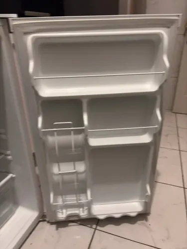 Mini geladeira (frigobar) Midea