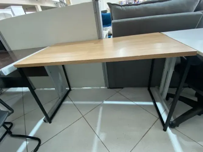 MESA DE ESCRITORIO
