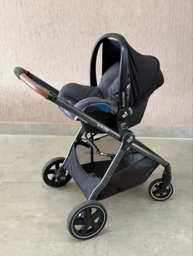 Carrinho de bebê + bebê conforto + base Máxi Cosi Anna 2