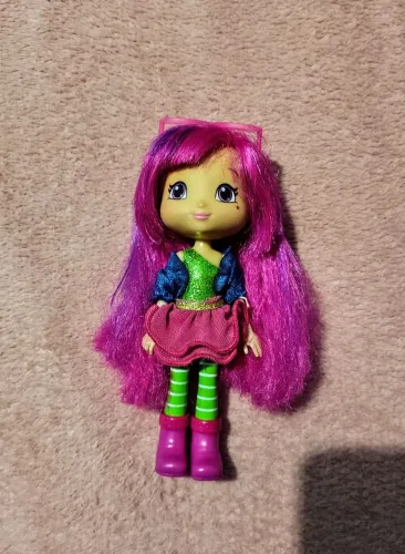 Boneca Framboesa - turma da Moranguinho