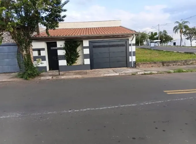 Casa a venda em Itapira