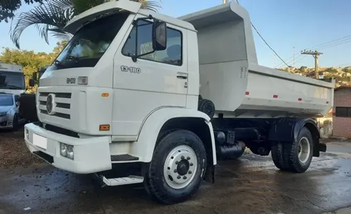 VW 13180 toco 4x2 ano 2001 com caçamba