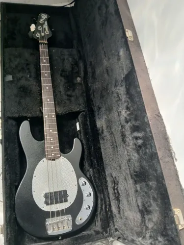 Baixo Musicman Sub Americano