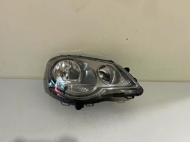 Farol direito Polo 2007/2008/2009/2010/2011/2012/2013/2014/2015/2016