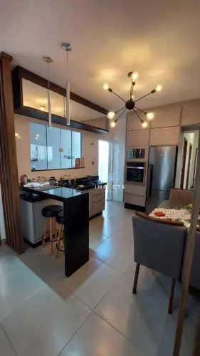 Casa com 2 dormitórios para alugar, 94 m² por R$ 2.500,00/mês - Bela Itália - Pouso Alegre