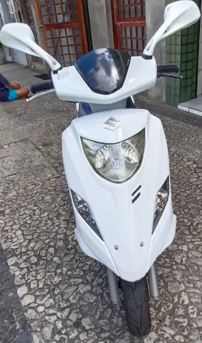Suzuki Burgman 2015