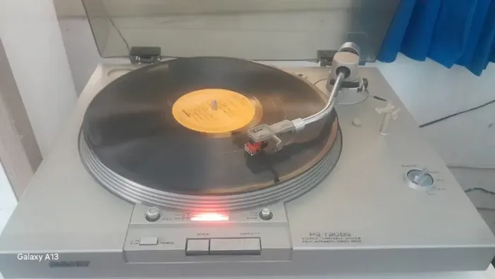 Toca Discos Sony PS-T20BS