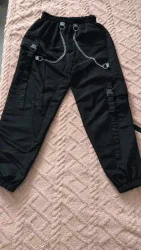 Calça preta com corrente