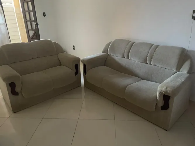 SOFÁ EM ÓTIMO ESTADO