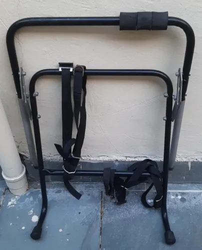 Suporte bike transbike universal para carros hatch - usado /com fivelas oxidadas 