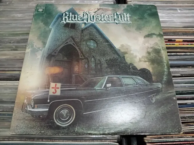 LP Blue Oyster Cult - On Your Feet Or On You Kness (1975) - Importado do Canadá. 