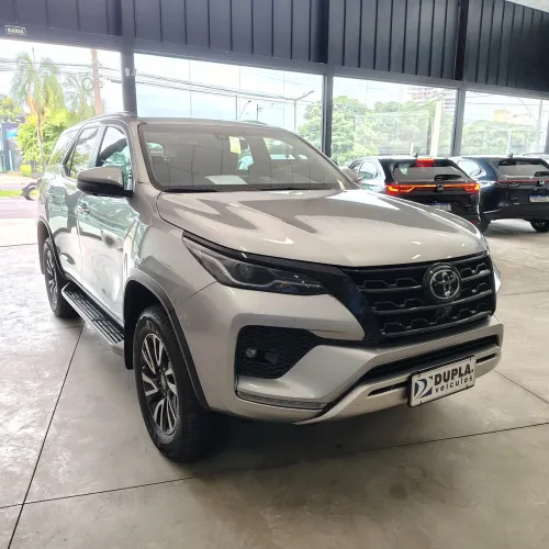 Toyota Hilux SW4 SRX 4X4 2.8 TDI 16V Dies. Aut. 2024