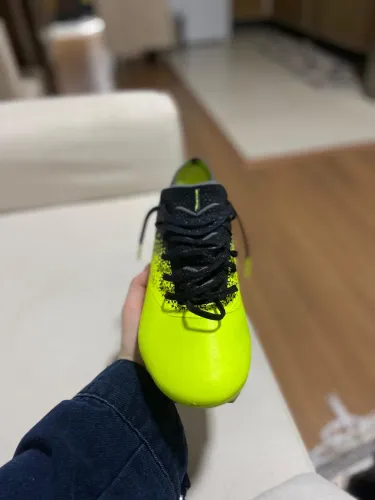 Vendo chuteira Elite Skechers trava mista