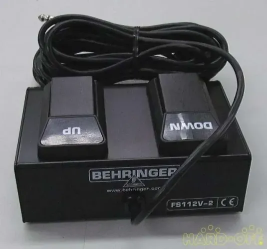 O Behringer FS112V BK (Black) é um footswitch duplo de construção robusta, projetado origi
