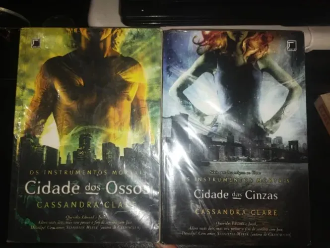 Coleção de livros Instrumentos Mortais