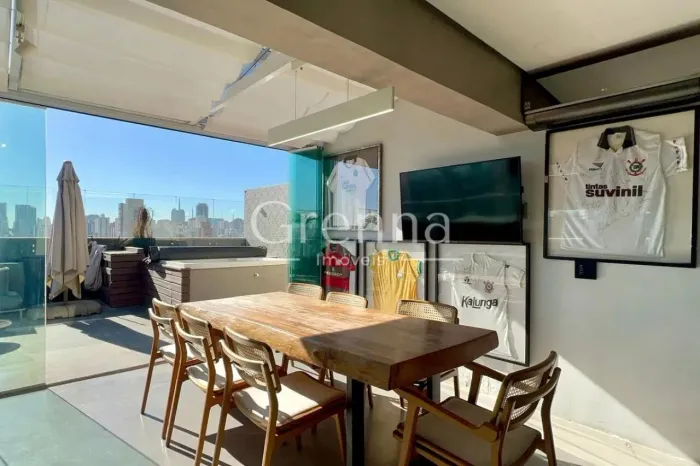 Cobertura com 200m² para locação e à venda, Pinheiros-SP.
