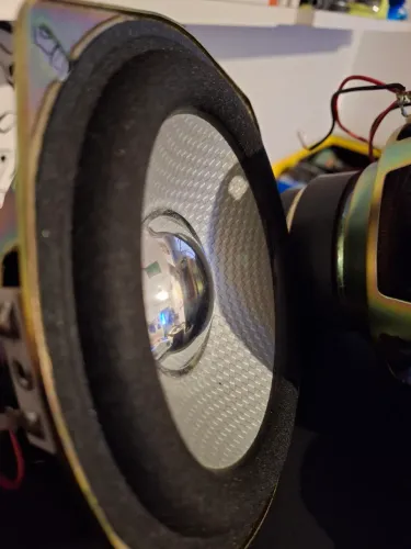 cada woofer por 90 