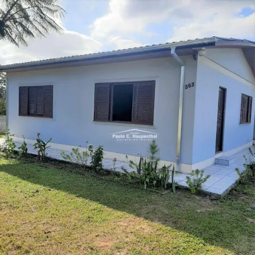 Casa. 02 casas em 01 mesmo lote. casa 01 110 M2, casa 02 93 M2. terreno 1085 M2. Localizaç