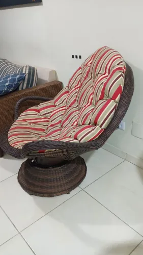 Poltrona giratória fibra sintética