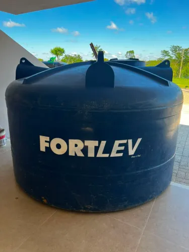 Vende- se caixa d'água tipo tanque 5mil litros