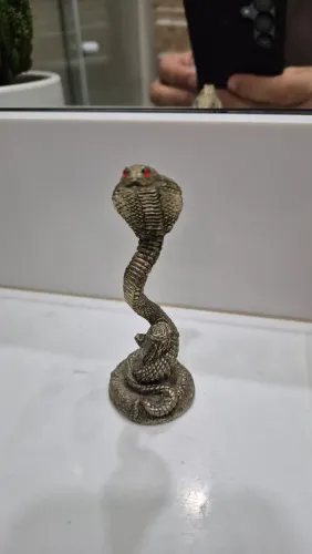 Cobra Naja - Metal<br>A Naja tem 8cm de altura, pesa 110gms.
