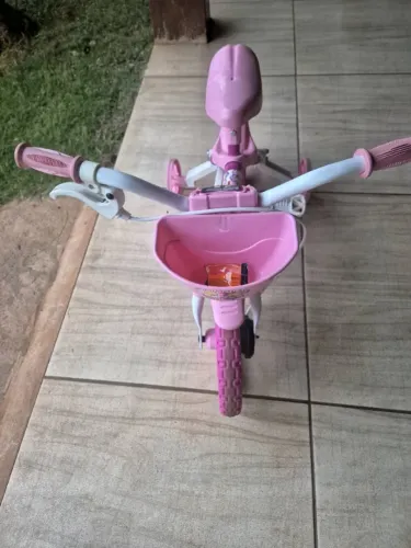 Bicicleta aro 12. Em perfeito estado, so 1 dono.