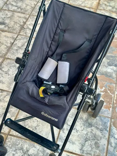 Carrinho guarda chuva