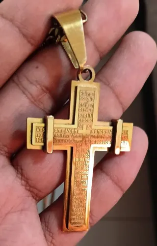 Pingente crucifixo