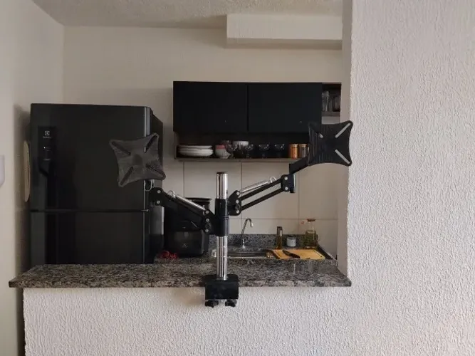 Braço articulado duplo mesa, monitores de 17-32"