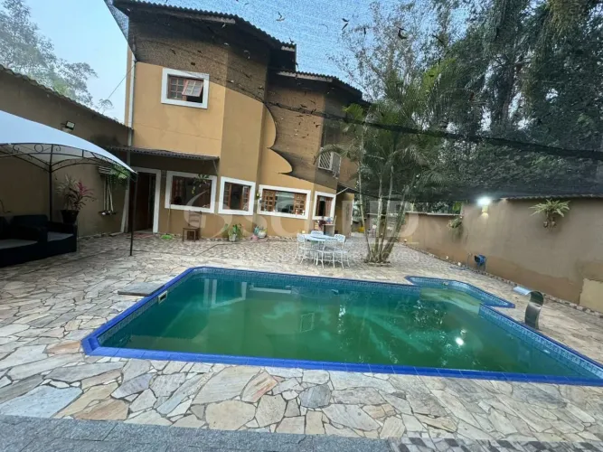 CASA A VENDA NO CONDOMINIO FECHADO PARQUE TERCEIRO LAGO 500 M²