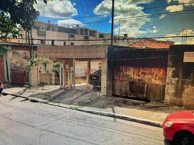 Terreno na Vila Nova Savoia á venda com 3 casas.