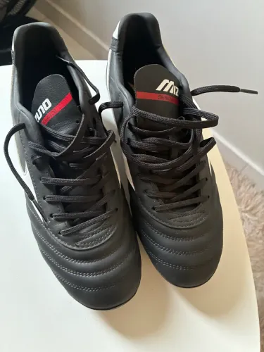 Chuteira de Campo Adulto Mizuno Morelia Classic MD