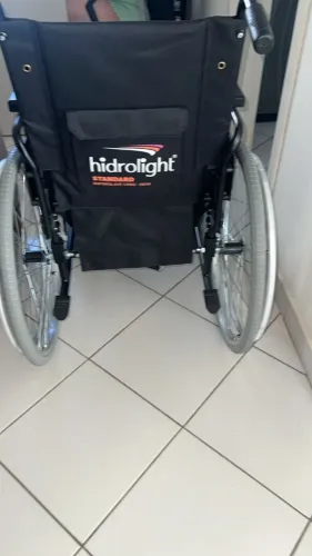 Cadeira de rodas nova