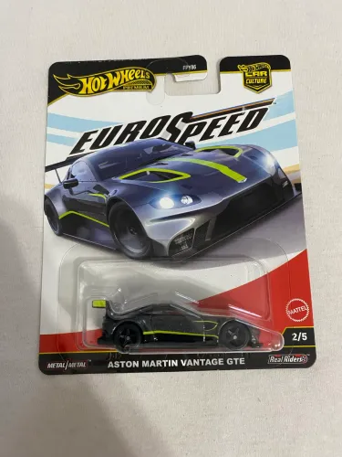 Hot Wheels Premium Aston Martin Vantage GTE