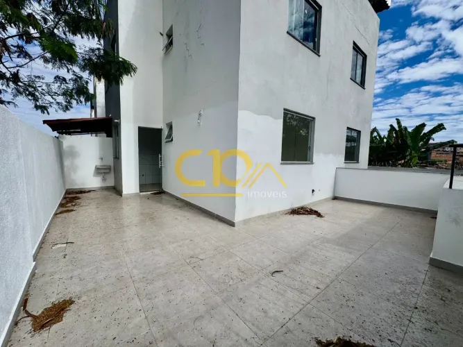Área privativa, 02 quartos, 02 vagas, bairro Jardim Vitória