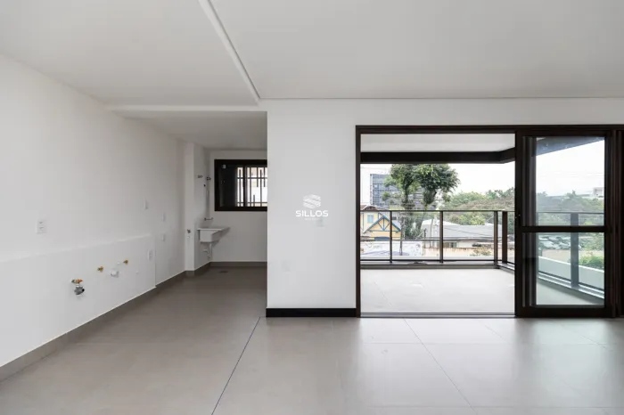 Apartamento à venda com 3 quartos no Centro Cívico em Curitiba