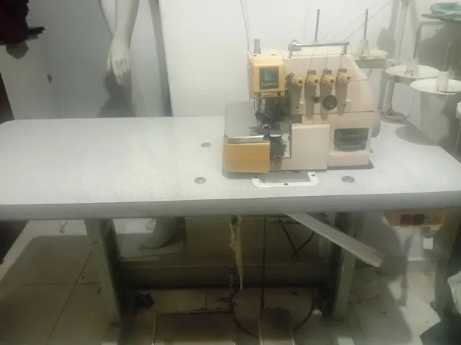 Overlock Conjugada Industrial - Completa com Mesa e Motor