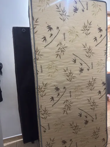 Vendo cama box solteiro com cama auxiliar