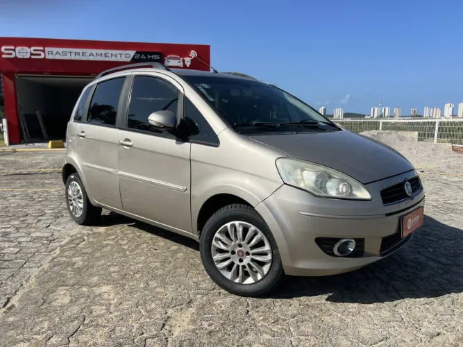 Fiat Idea Attractive 1.4 Fire Flex 8V 5P 2011