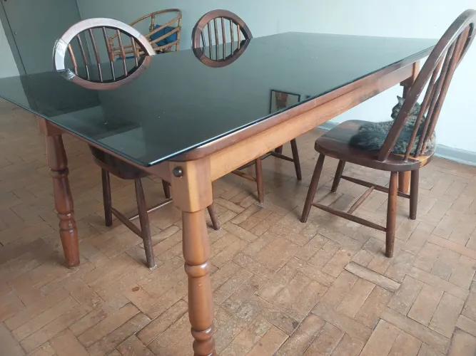 Mesa madeira maciça com tampo de vidro preto (leia a descrição)